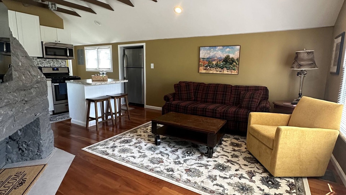 Utica Cottage | Great Cottage located in the East Utica Albany Hill area.