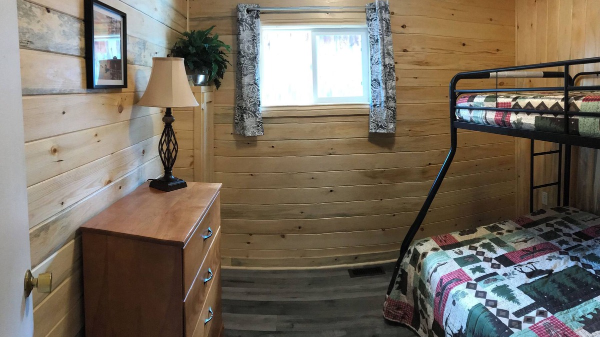 Alban Cabin | Great Escape Cabins: Cabin 6