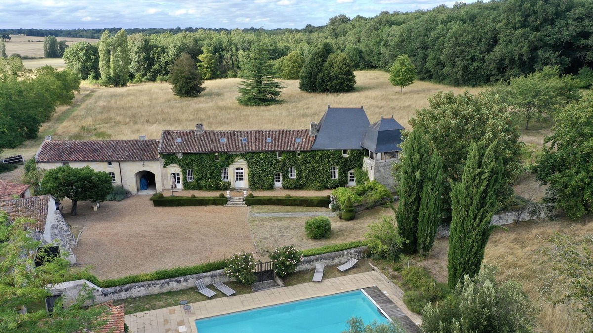 Deneze-sous-Doue House | Great family home in Anjou, quiet, close to Castle of the Loire, pool