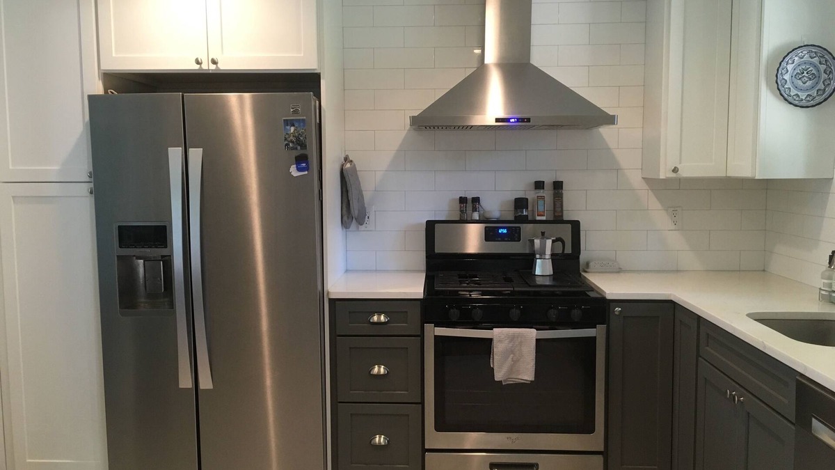 Saybrook Manor House | Great family home, fenced in back yard and Weber grill.