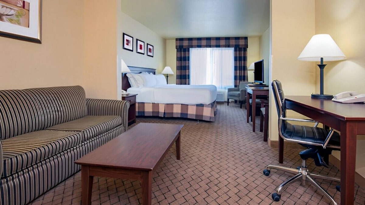 El Dorado House | Great for a Romantic Getaway! W/ Meeting Room