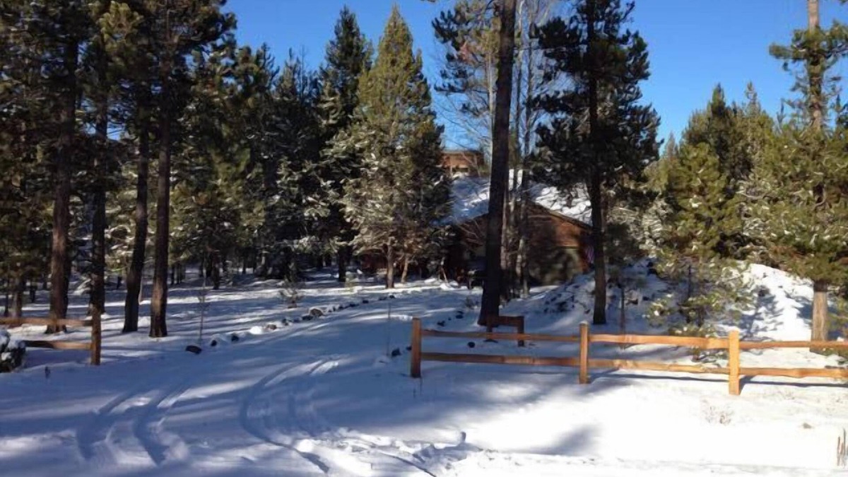 Oregon Water Wonderland Cottage | GREAT for couples and owner managed!