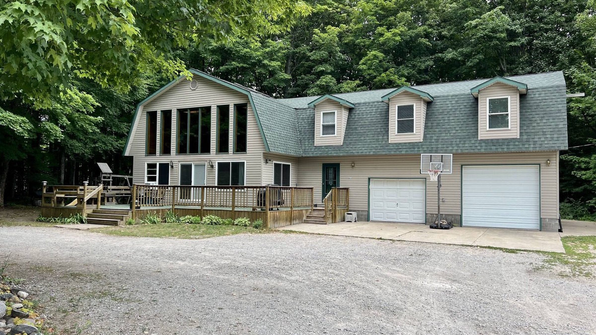 Mancelona House | Great for Families - Huge Game Room