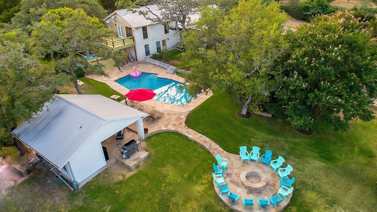 Dripping Springs House | Great for Large Groups w/Private Pool, Fire Pit & Tennis Court– Secluded Retreat