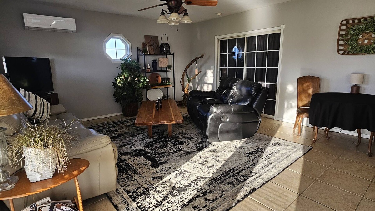 Eudora House | Great for pet owners and lovers the country side ! .