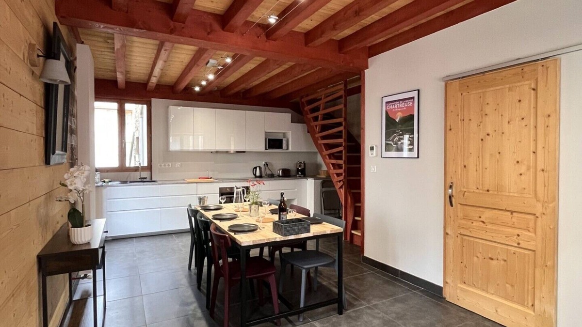 Saint-Pierre-d'Entremont House | Great bear’s cottage
