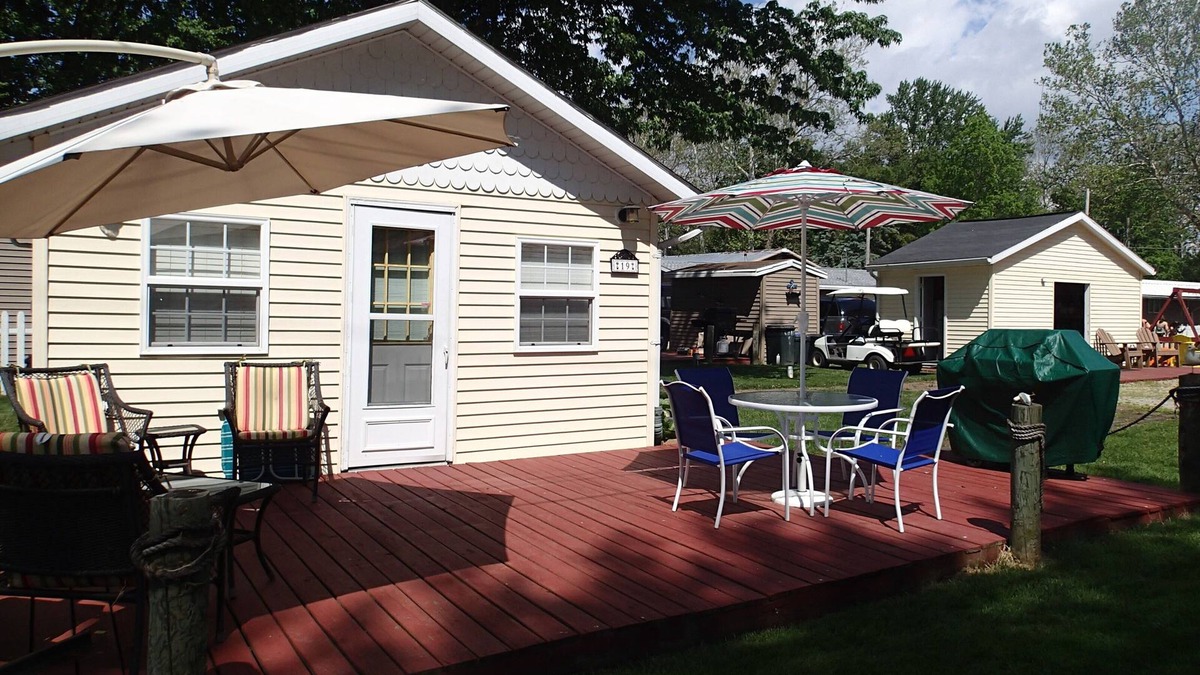 Warsaw Cottage | Great Get-a-way/sleeps 4