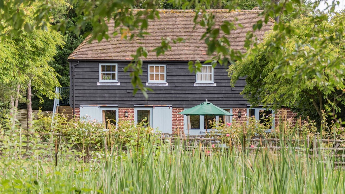 Sittingbourne Cottage | Great Higham Oast and Cottages by Bloom Stays - sleeps 18 guests in 6 bedrooms