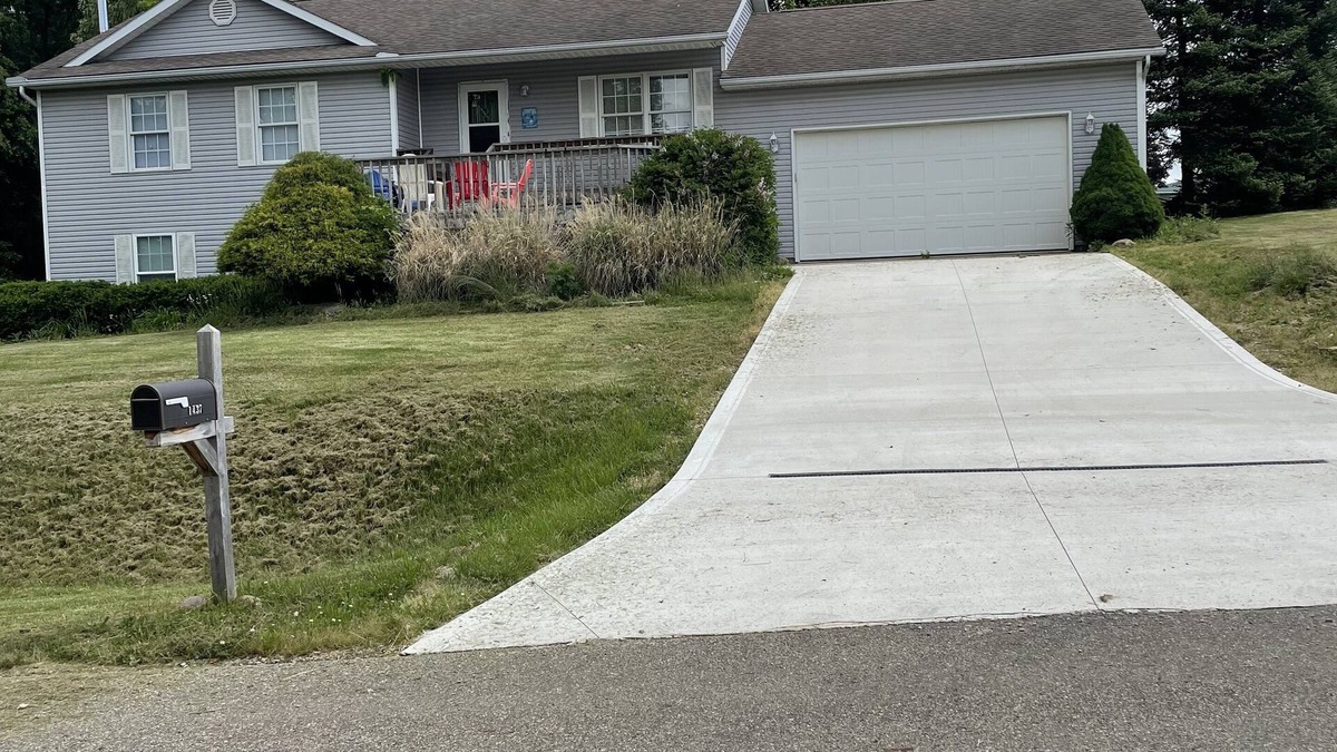 Howard House | Great Home for Golfers - 5 minutes to Apple Valley Golf Course.