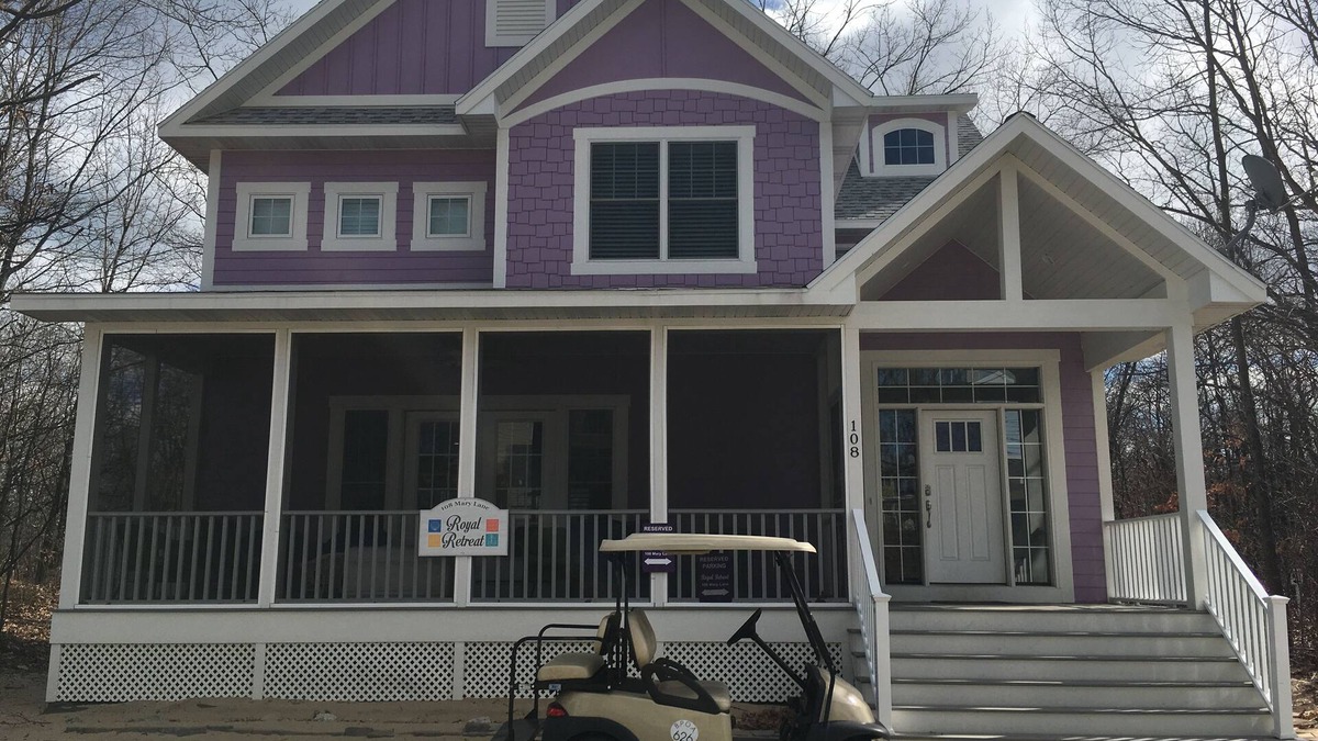 Michigan City House | Great home near the beach. Hot tub & golf cart. Summer 2026 open