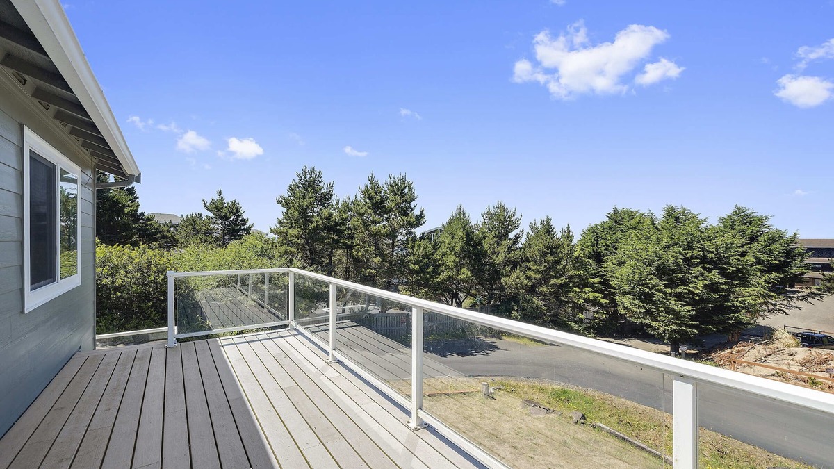Oceanside House | Great Hot Tub, Ping Pong Table and Ocean views