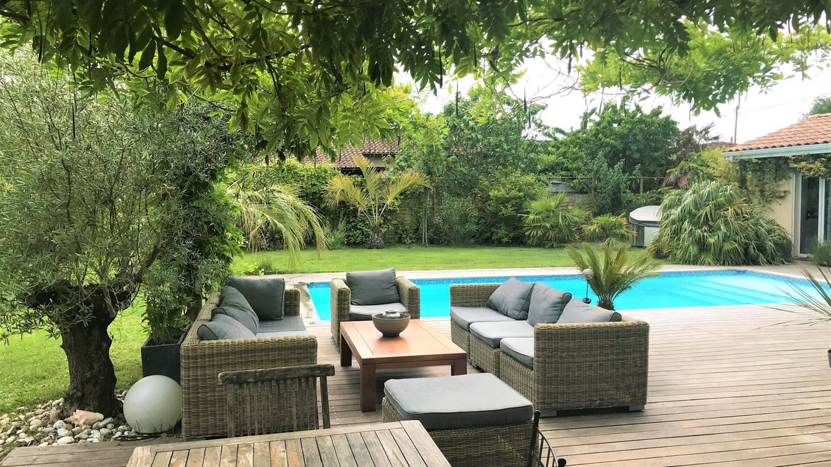 Pessac House | Great house for holidays with families or friends
