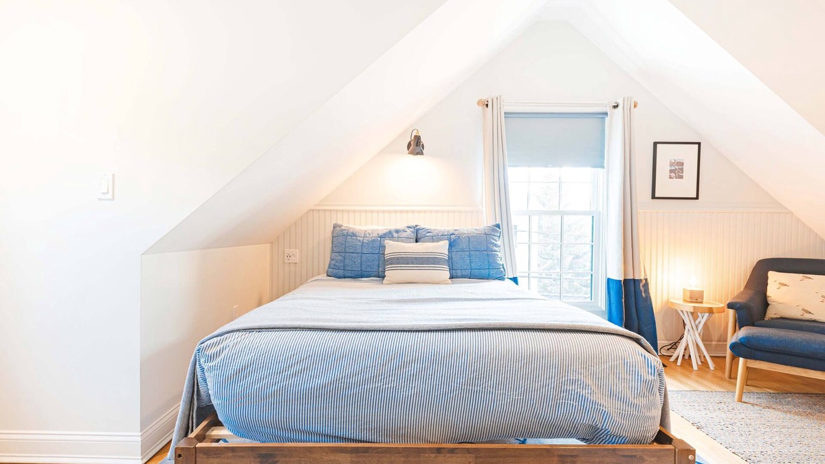 New Castle Apartment | Great Island Inn - Queen Studio Apt - River View