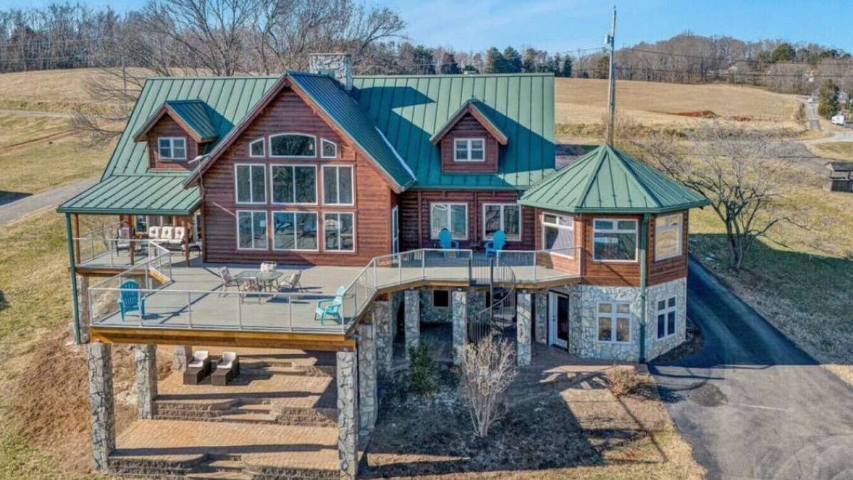 Goodview House | Great Lake Escape - Sleeps 6 -Allows 1 dog