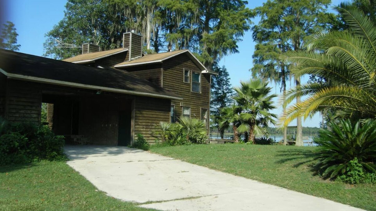 Hampton Apartment | Great Lake House for Water sports & Fishing
