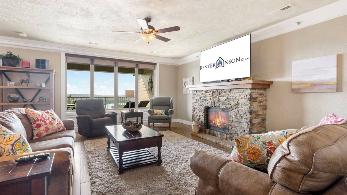 Indian Point Condo | Great Lake Views in Spacious Luxury Condo at Treehouse 1402! Free Tickets to Branson Attractions!
