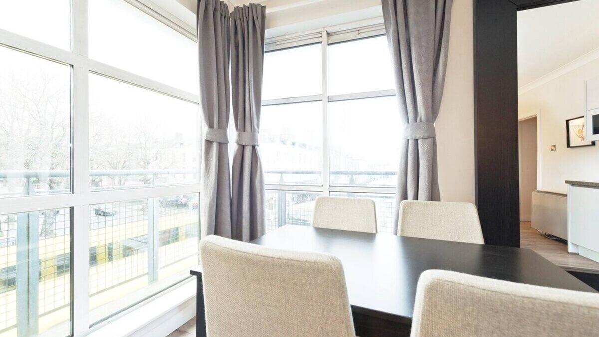 Portobello Apartment | *GREAT LOCATION*2BED APARTMENT*FAST WIFI &TV