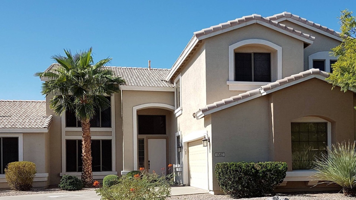 Chandler House | Great location, 6BR/4BA, heated pool/hot tub.