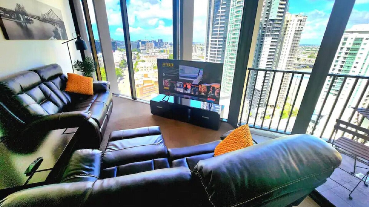 Brisbane Central Business District Apartment | Great location and amazing views