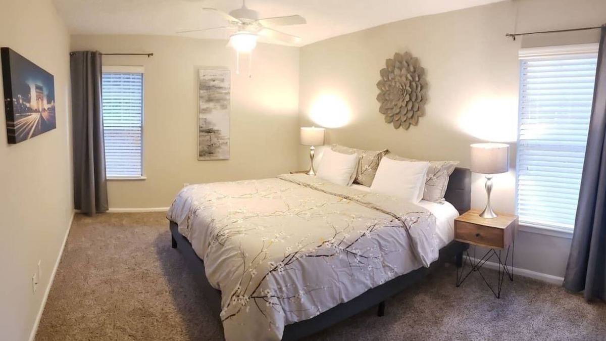 Cumberland Apartment | Great Location at Atlanta Braves Park. Comfy King Suite in your home away from home.