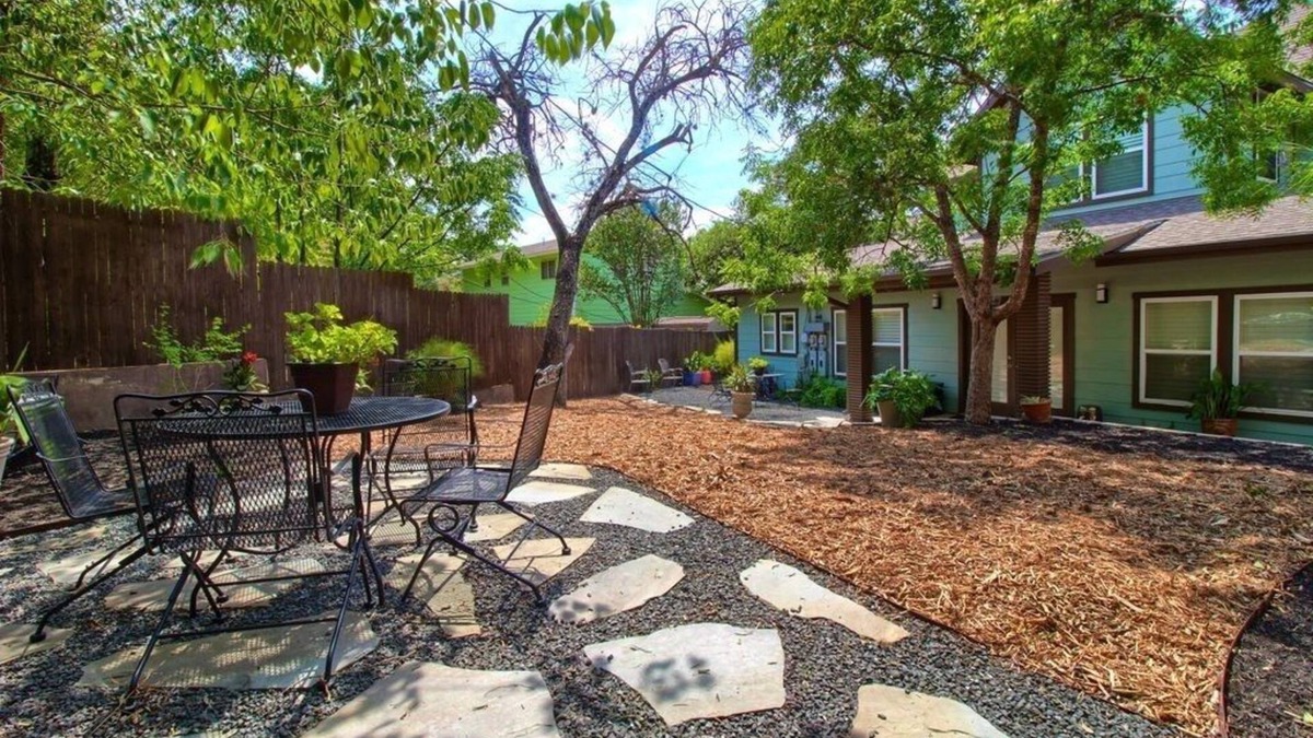 Dawson House | Great location-Beautiful Austin Home-in SoCo 4BR, 3.5BA