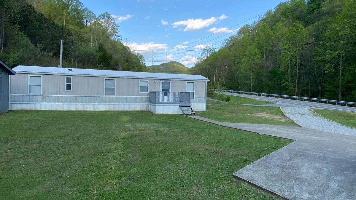 Williamson Cabin | Great location, extremely clean ,half mile from trail heads.