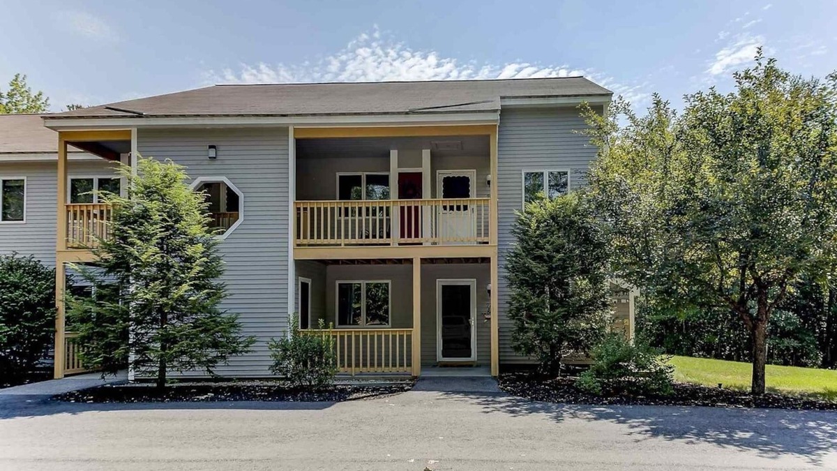 North Conway Condo | Great Location for All the Attractions - Story Land, Cranmore, and Attitash