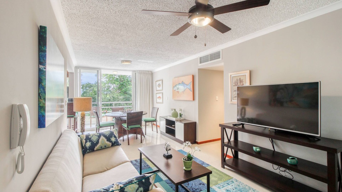 Barrio Santa Lucia Apartment | Great location, gated condo in Costa Linda Jacó w/a shared pool & full kitchen