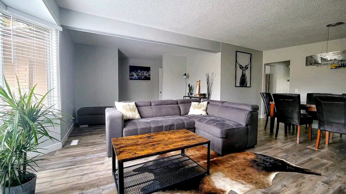 Southside House | Great location/King bed/fast wifi/65' tv/Disney+