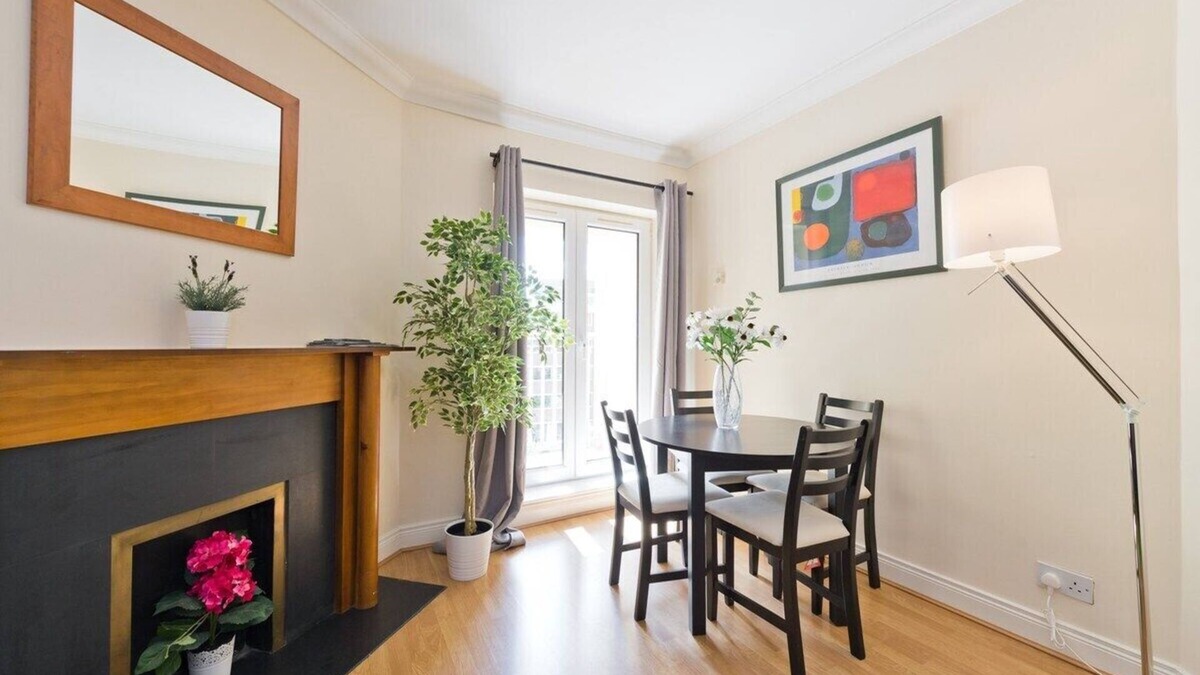 Grand Canal Dock Apartment | GREAT LOCATION NEAR TRINITY COLLEGE MERRION SQUARE