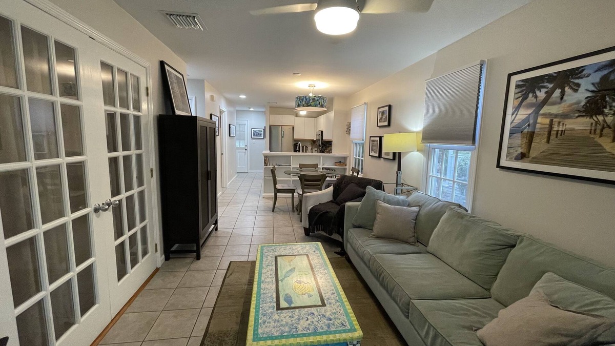 Downtown Condo | Great Location- Remodeled Condo- Old Town-Truman Annex Close to all attractions