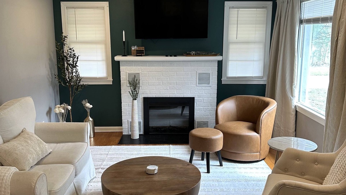 Kalamazoo House | Great location! Sleeps 8 with comfortable beds and a game room!