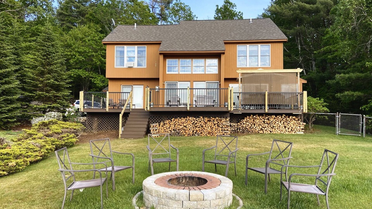 Belmont House | Great Location - Spectacular Home & Views!