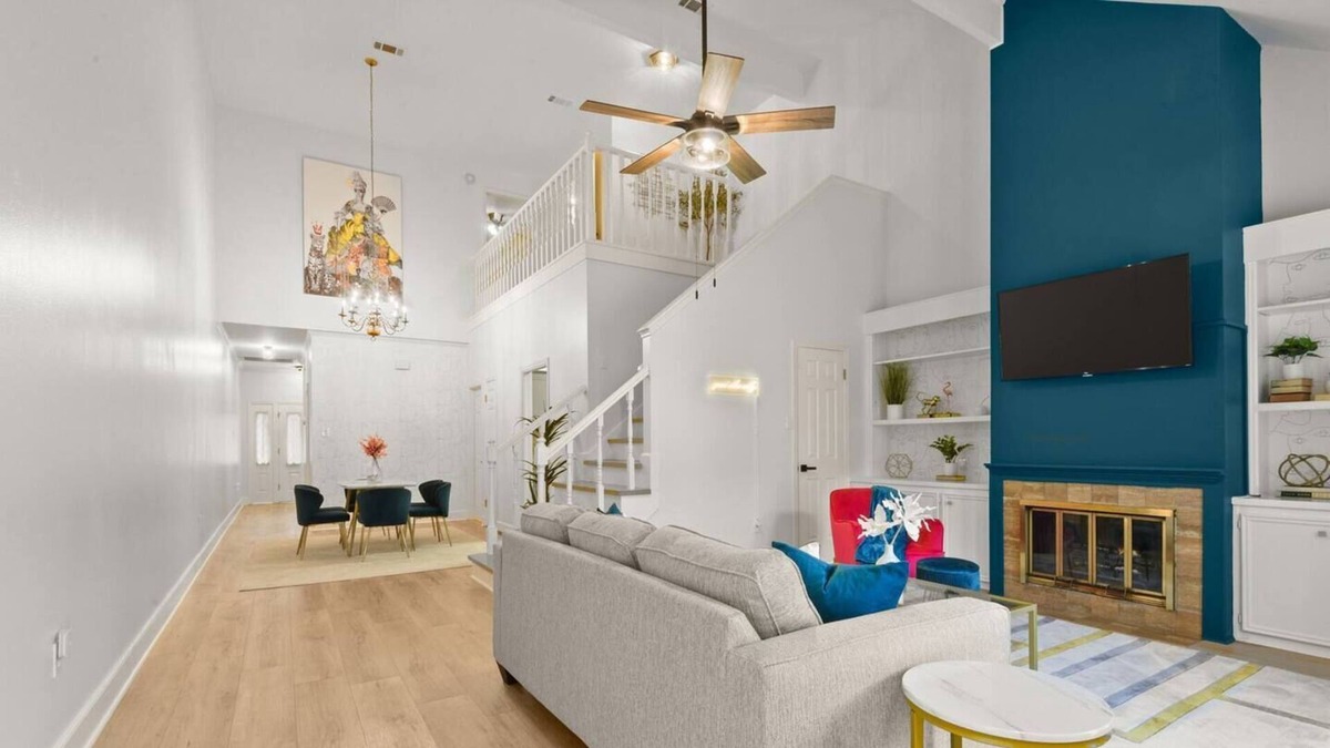 Mid City South House | Great Location|Stunning Design|Garage|Safe|Gated