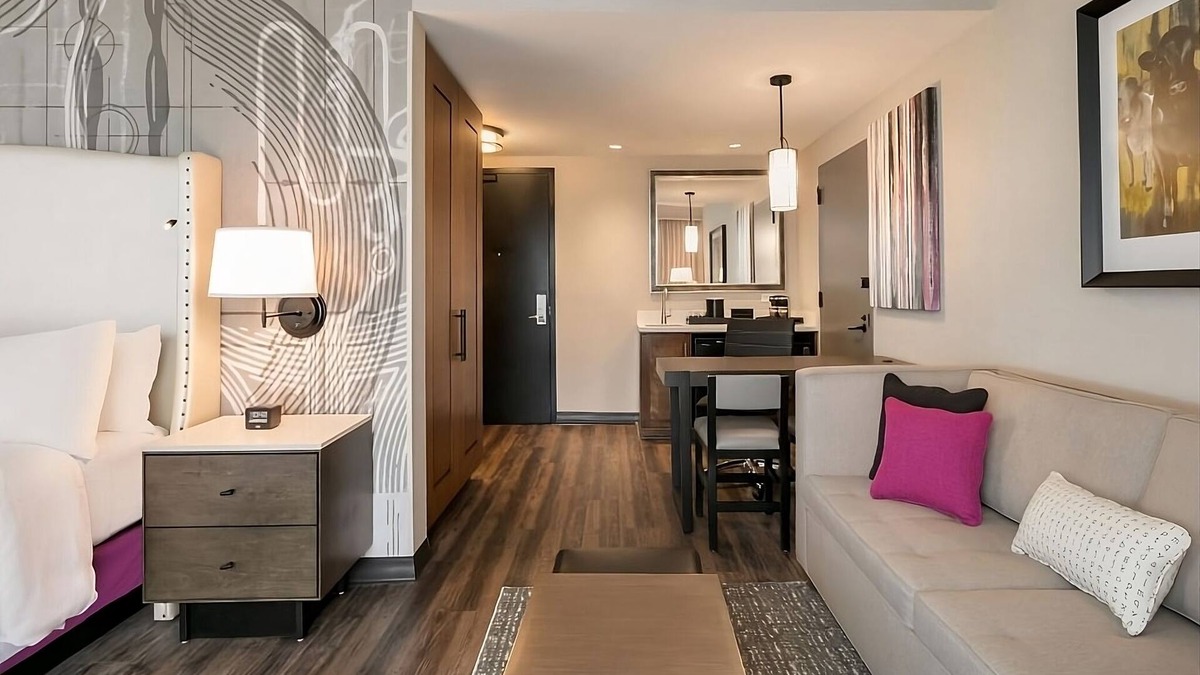 Berkeley Heights Hotel | Great Location! 4 Comfortable Units, Indoor Pool, Free Breakfast, Parking!