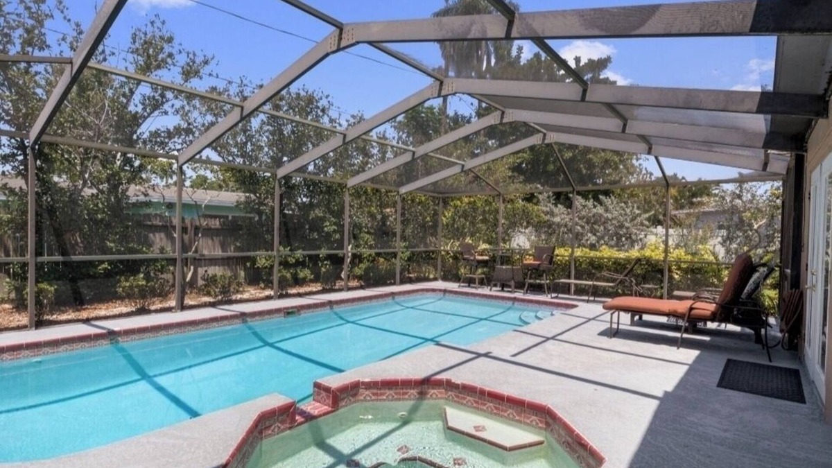 Pinellas Point House | Great Location w/Heated Pool with beautiful outdoor patio/bar area!