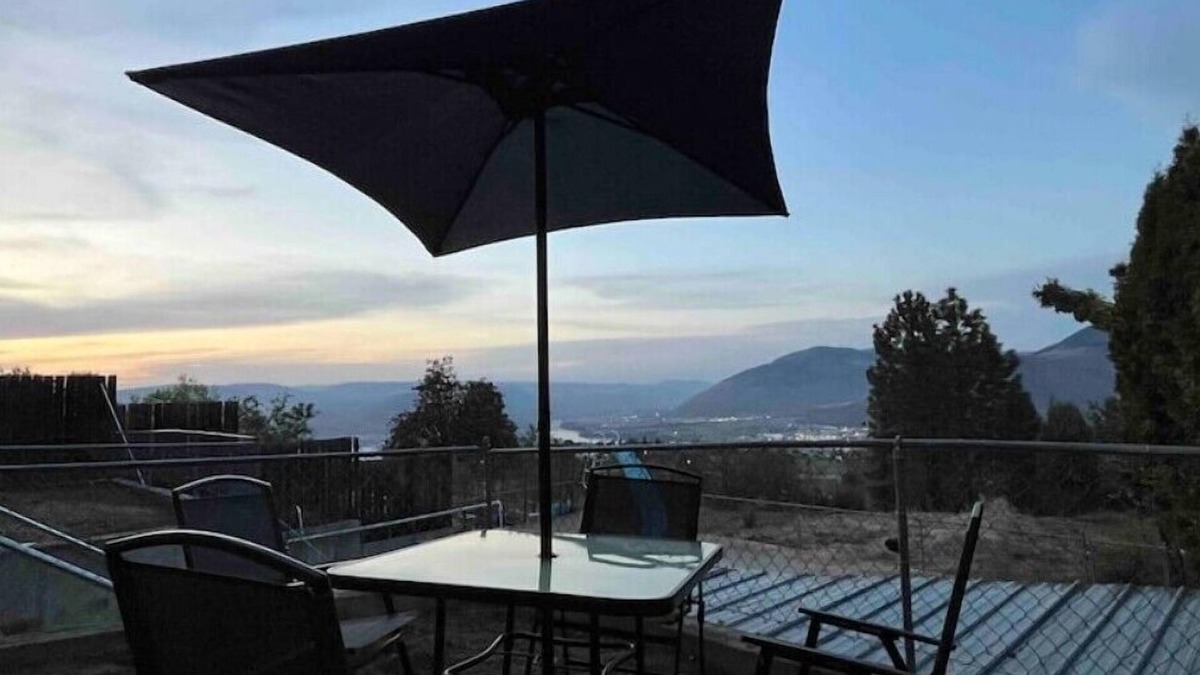 Kamloops House | Great location with stunning View with pool!