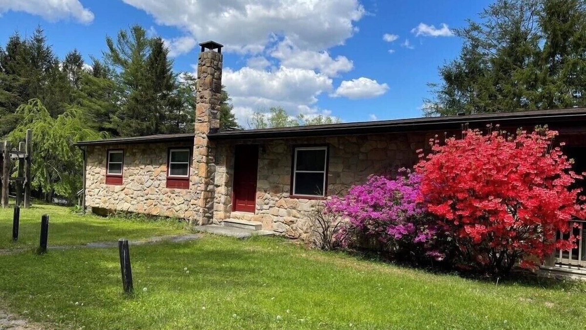 Petersburg House | Great lodging for Penn State events and view of Lake Louise at Camp Golden Pond.