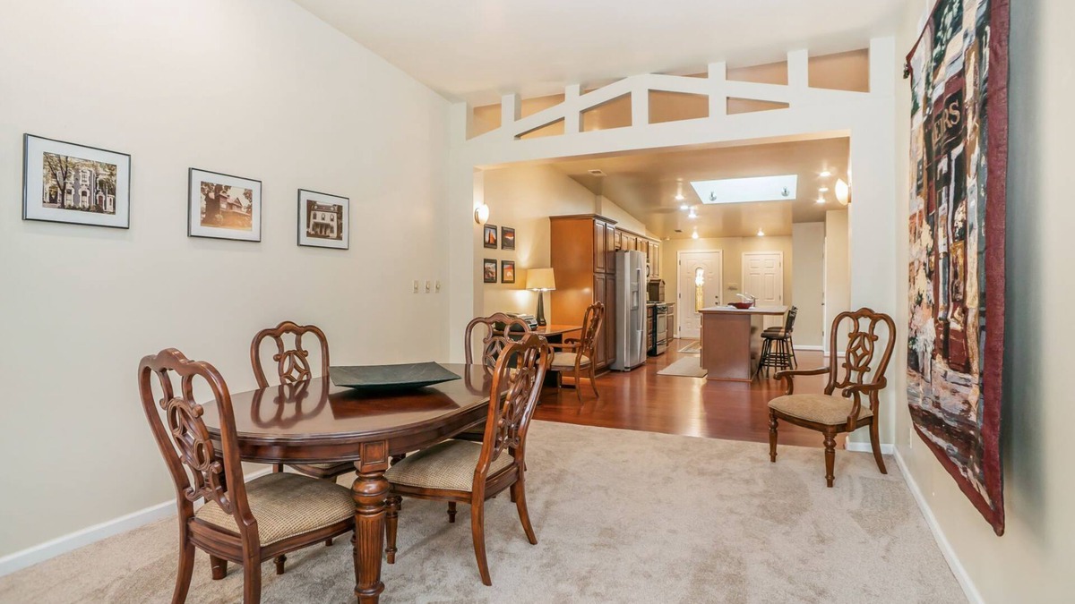 Northville Condo | Great loft in the heart of downtown Northville