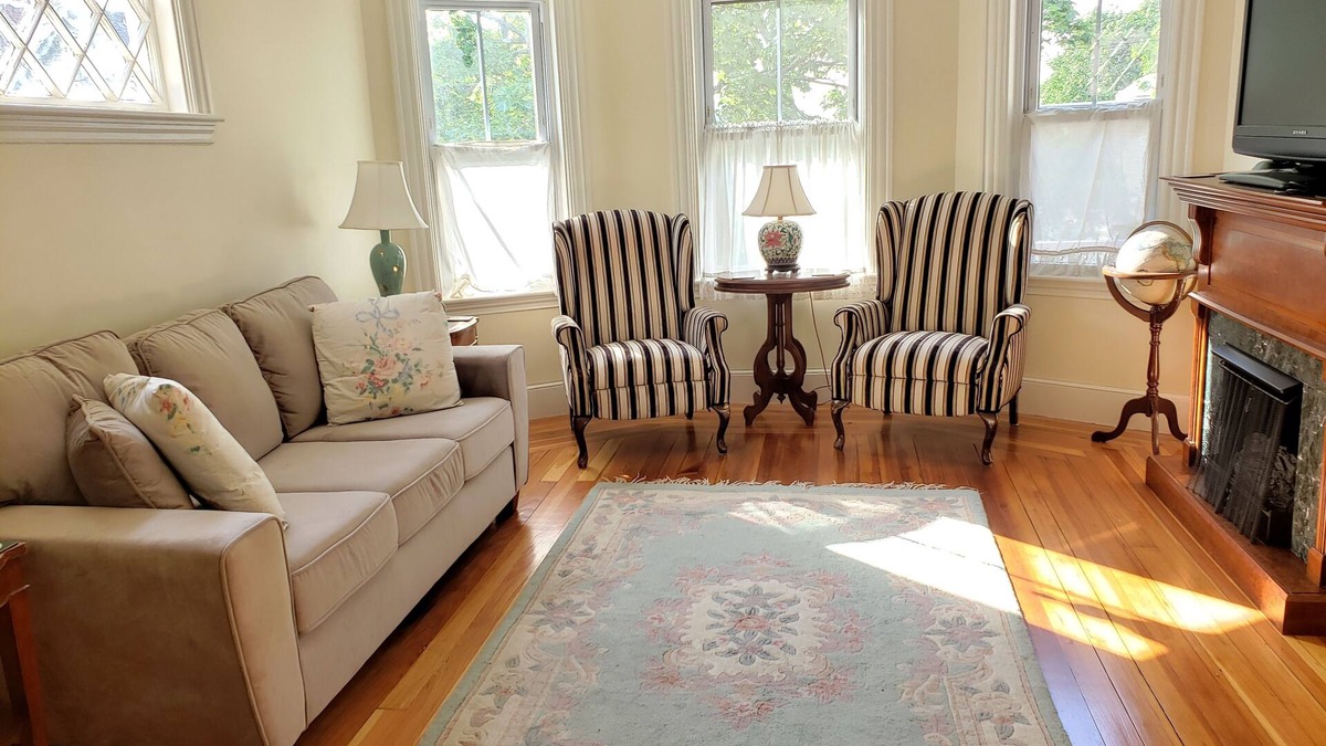 North Cambridge House | GREAT LOVELY CAMBRIDGE 3 BDRM/2 BATH VICTORIAN: 2-3 BLOCKS TO DAVIS SQ T