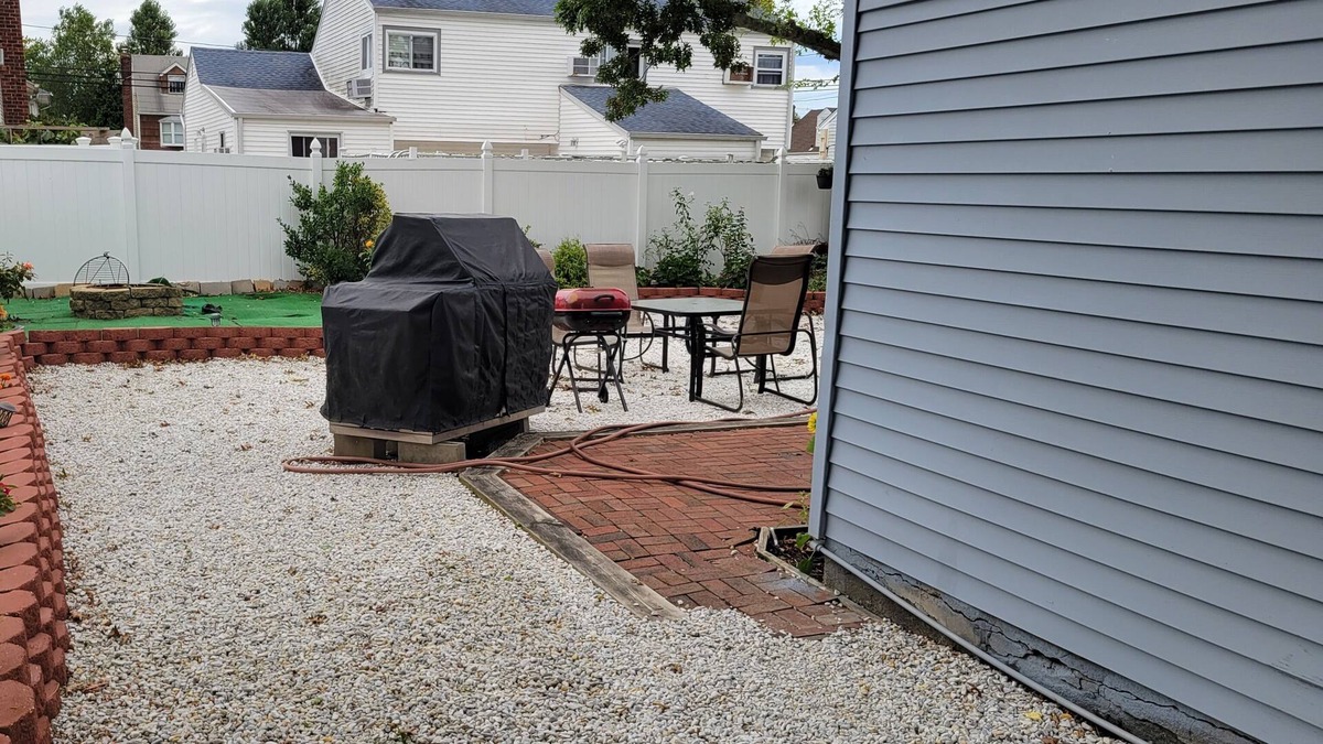 Freeport's Nautical Mile House | Great place to get close to the nautical mile