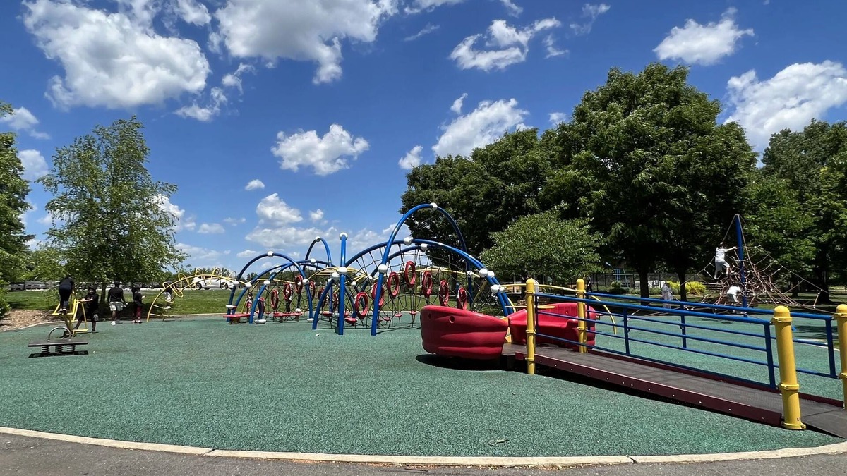 Somerset Hotel | Great Relaxing Overnight Stay! 4 Family-friendly units. Near Buffalo Ridge Park