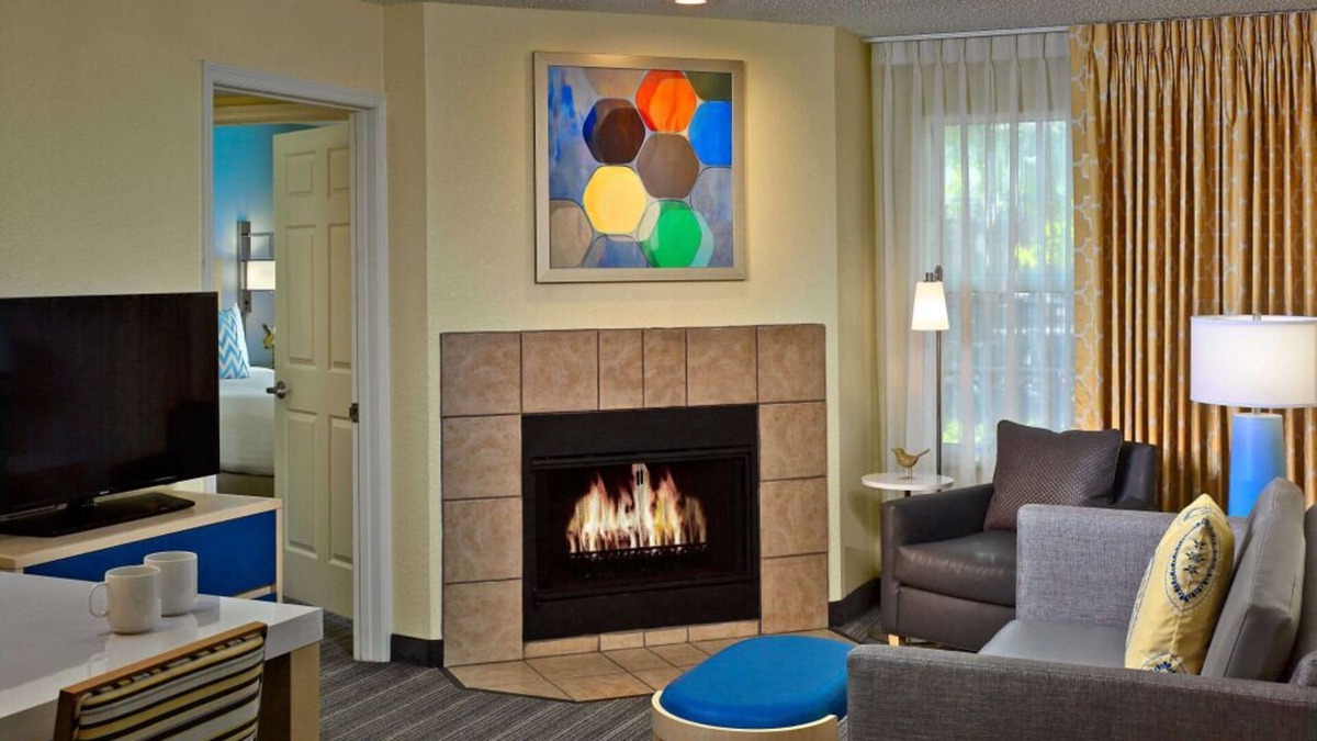 Sharonville House | Great Relaxing Overnight Stay! Minutes to Pyramid Hill Sculpture Park