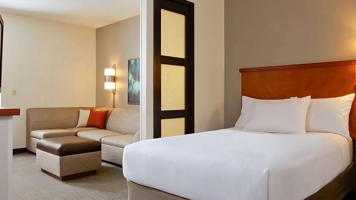 Gwinnett Place Hotel | Great Relaxing Overnight Stay! Great Unit! Close to Pirate’s Cove Adventure Golf