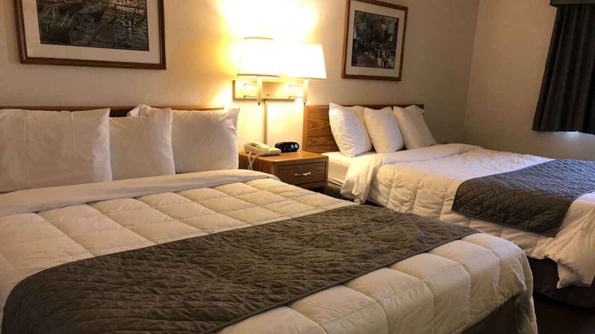 Thorp House | Great Relaxing Overnight Stay! 3 Pet-friendly Units, Free Parking, Pets Allowed