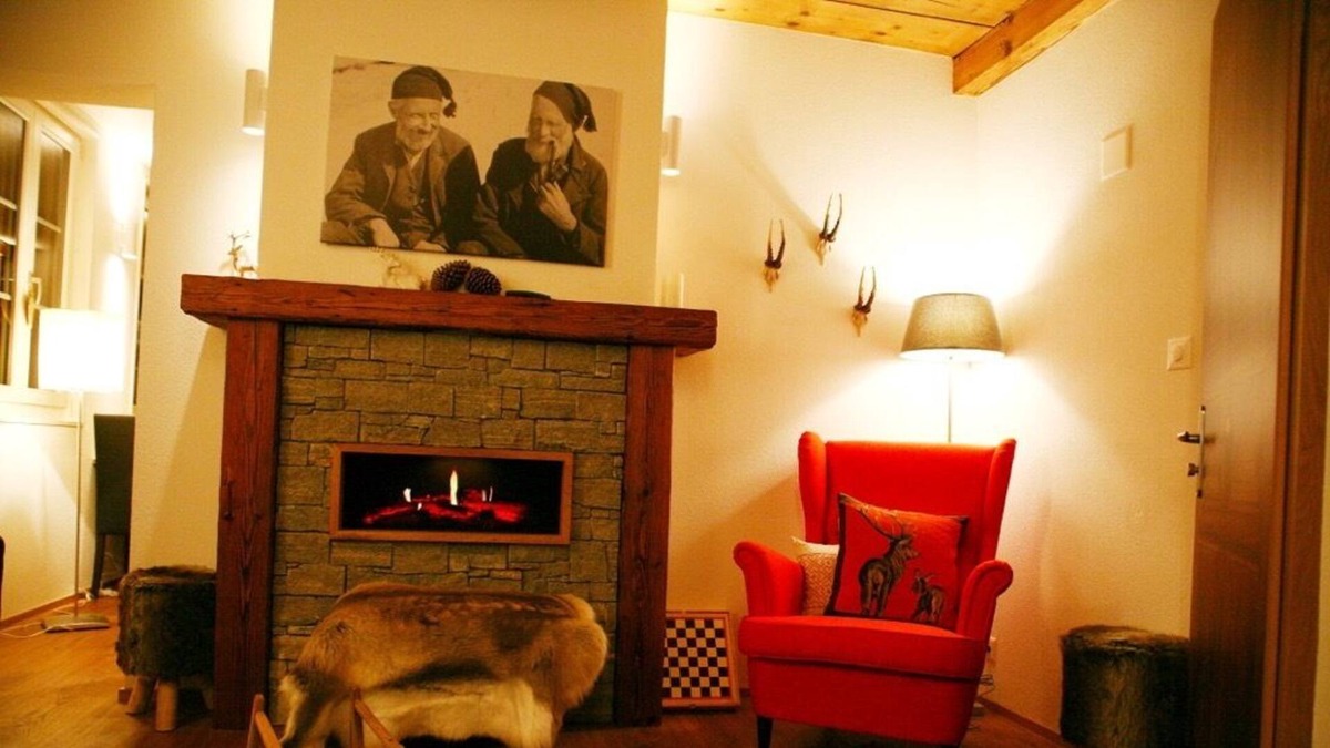Lenk Ski Chalet | great renovated chalet with 7 bedrooms each with own bathroom