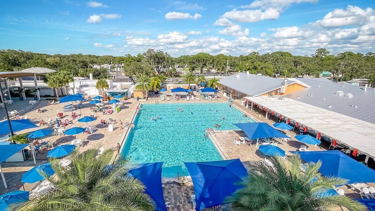 Braden River House | Great resort in Sarasota. Pool, Hot Tub, Pickleball - Weekly/Monthly Discount!