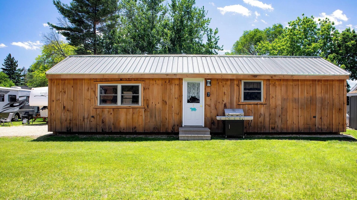 Buffalo City Cabin | Great River Road Cabin on the Mississippi Backwaters Eagle Cabin