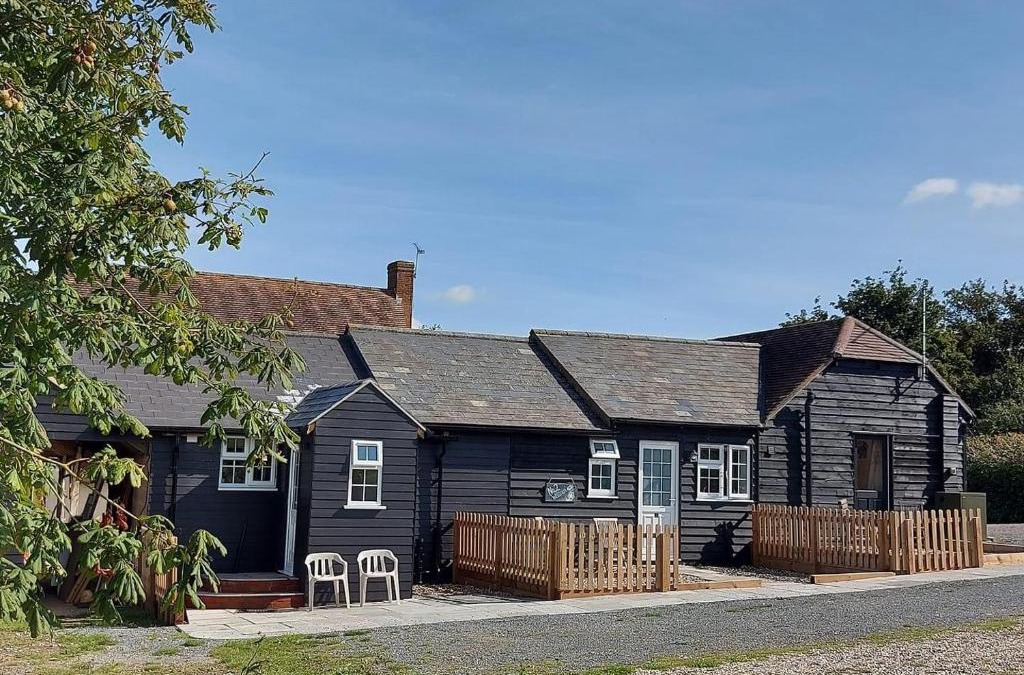 Howlett End Bed & Breakfast | Great Sampford B&B Sorrells farm