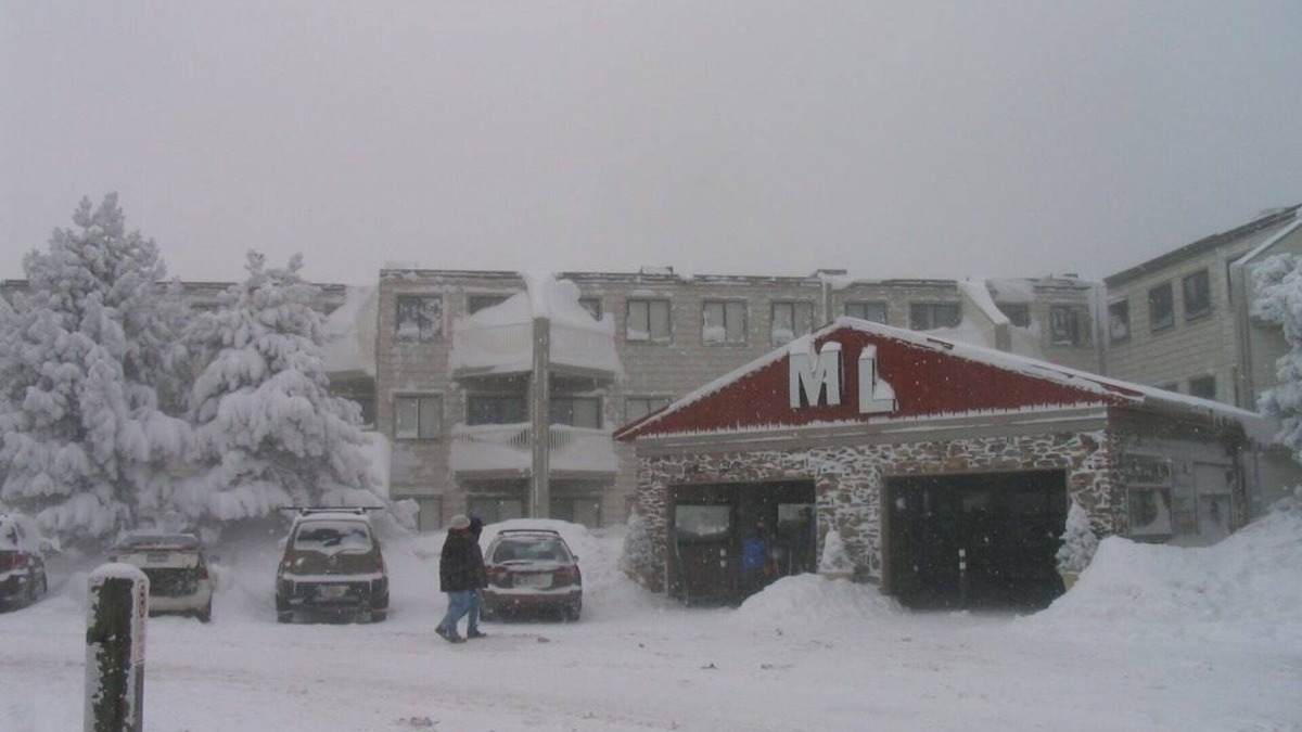 Snowshoe Resort | Great Ski Location. Ski in and out of slopes steps away from Ballhooter lift.